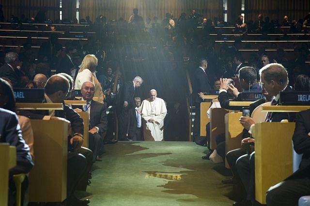 Paus vindt juiste toon op het wereldtoneel